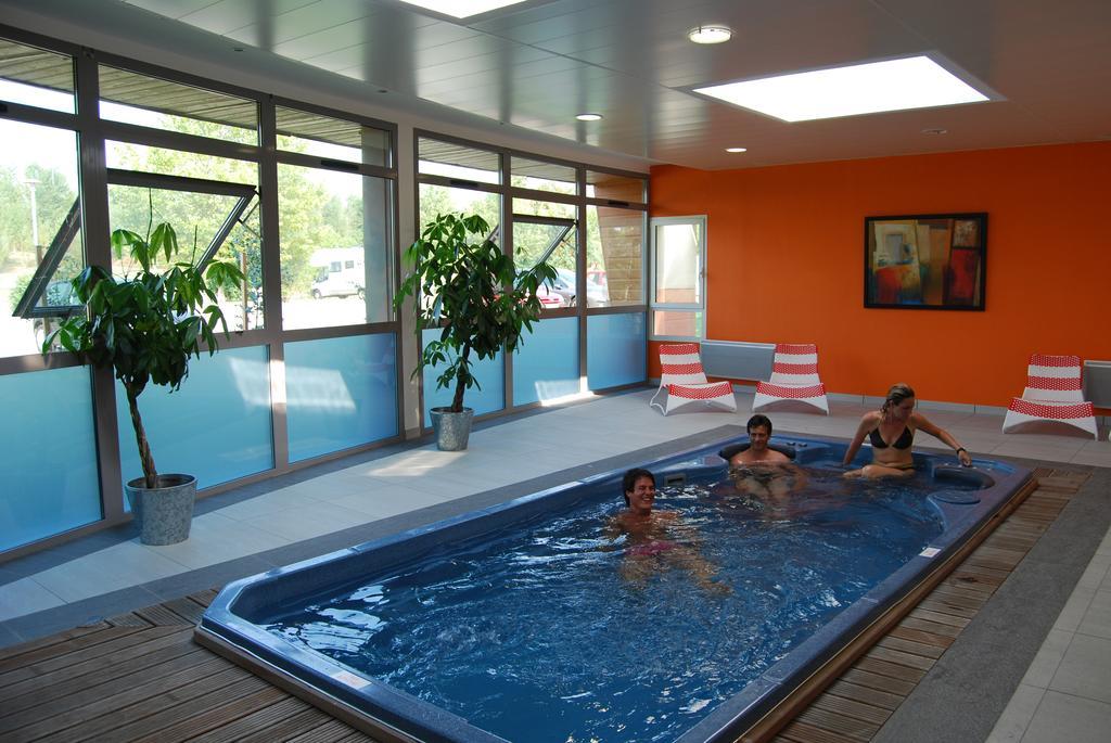 Lagrange Grand Bleu Vacances - Residence Port Lalande Castelmoron-sur-Lot Exterior foto
