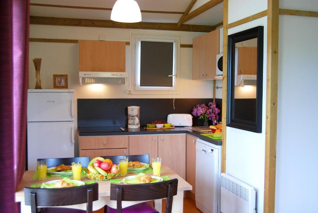 Lagrange Grand Bleu Vacances - Residence Port Lalande Castelmoron-sur-Lot Cameră foto