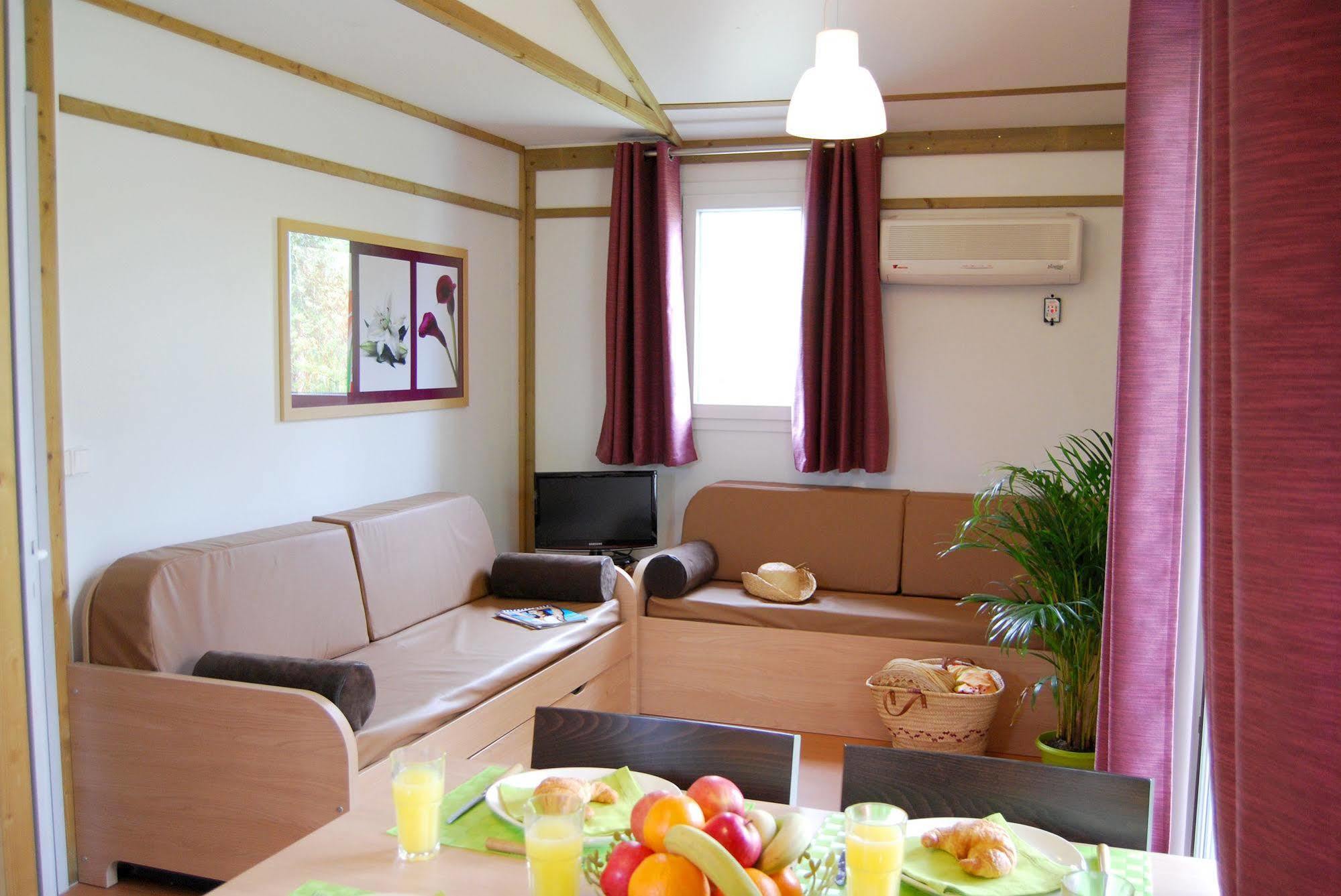 Lagrange Grand Bleu Vacances - Residence Port Lalande Castelmoron-sur-Lot Exterior foto